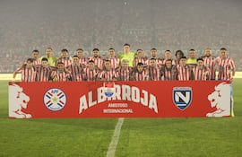 Jugadores de Paraguay posan este viernes, previo a un partido amistoso entre Paraguay y Nicaragua previo a la Copa Mundial de Fútbol 2026 en el estadio Defensores del Chaco en Asunción (Paraguay).