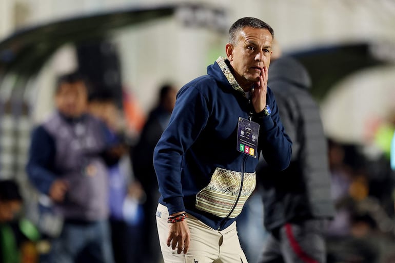 El argentino Horacio Melgarejo, técnico de Cienciano, durante el partido frente a Atlético Mineiro por la fecha 3 de la fase de grupos de la Copa Sudamericana 2026 en el Inca Garcilaso de la Vega, en Cusco, Perú.