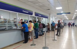 Farmacias del IPS están desabastecidas. Asegurados realizan gastos de bolsillo y a veces deben elegir entre comer o comprar sus medicinas, afirman.