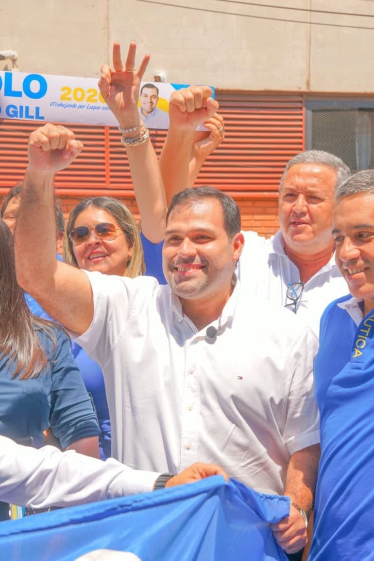 Liberales pasan factura a edil liberocartista Manuel Achucarro.