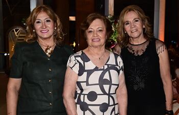 Mirian Rejala, Delia de Schulz y María Viviana Planás.