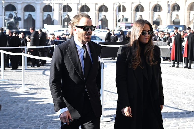 El diseñador de moda estadounidense Tom Ford  también asistió al funeral de Valentino Garavani. (EFE/EPA/MAURIZIO BRAMBATTI)
