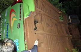 El choque entre un bus y una motocicleta dejó dos muertos este martes