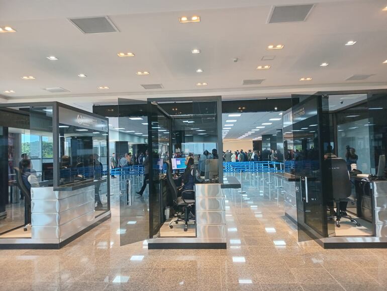 Aeropuerto internacional silvio pettirossi migraciones embarque