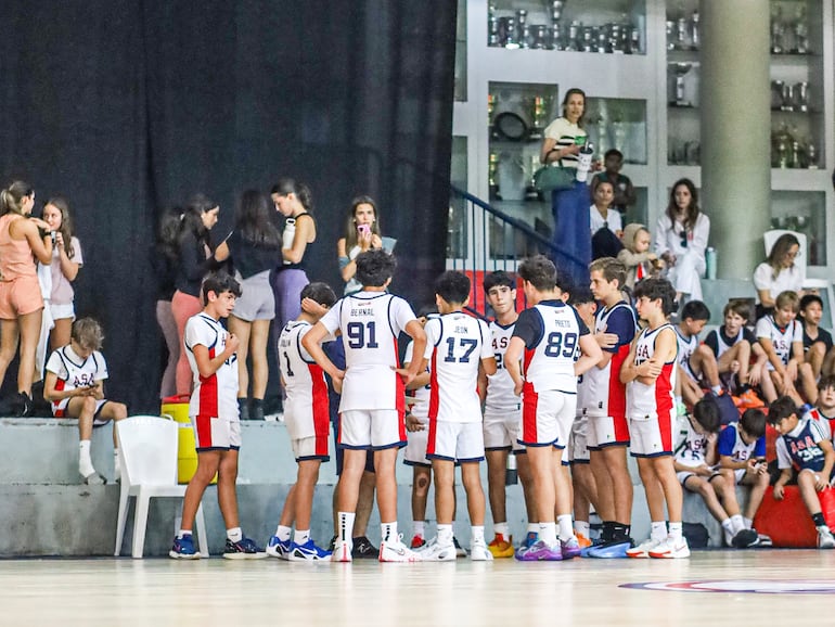 Veinte colegios competirán en diversas disciplinas, entre ellas básquetbol, fútbol,
vóleibol, futsal y ajedrez.
