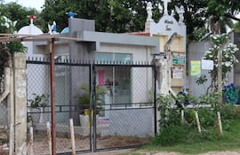 La entrada de un cementerio este jueves, en La Guardia (Bolivia).