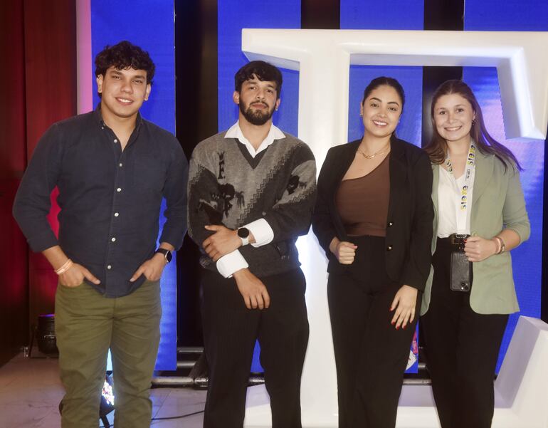 Alejandro Giménez, Sebastián Fatecha, Camila López y Rocío Ibáñez. 