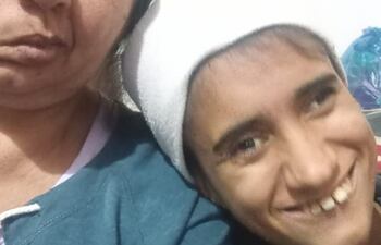 Doña Cristina y su hija Milagros aún cargan con las secuelas de aquel brutal crimen ocurrido en Limpio.
