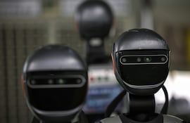 Robots humanoides Booster en exhibición durante una visita de prensa previa a los Juegos Mundiales de Robots Humanoides 2025, en Pekín, China, el 4 de agosto de 2025. Los Juegos se celebrarán en Pekín del 14 al 17 de agosto.