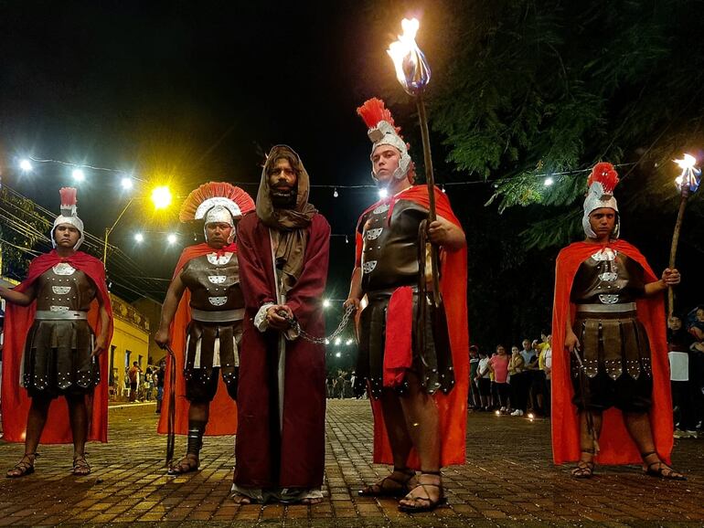Currusú Rapé en Yaguarón con el elenco de teatro YARA, dirigido por Genn Servin y organizado por la Municipalidad.