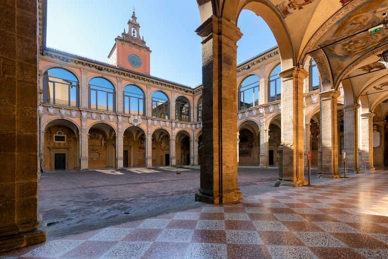 La "Alma Mater Studiorum", la Universidad de Bolonia, fundada en el año 1088 es considerada la universidad más antigua del mundo. Bolonia, Italia.