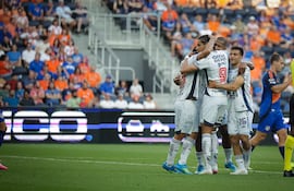 Adrián Alcaraz (9), futbolista de Pachuca, celebra un gol en el partido frente a Cincinnati por la primera fecha de la Leagues Cup en el TQL Stadium, en Cincinnati, Estados Unidos.