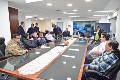 Reunión entre el presidente de Petropar, Denis Lichi y camioneros