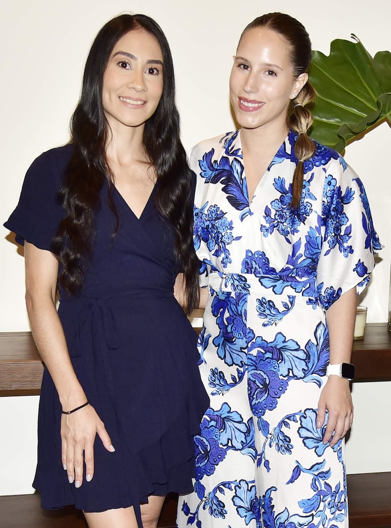 Linda Meza y Sophia Achucarro.