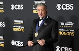 El actor Sylvester Stallone posa en la alfombra roja de los Kennedy Honors este domingo, en el Kennedy Center en Washington (EE.UU.). EFE/ Octavio Guzmán