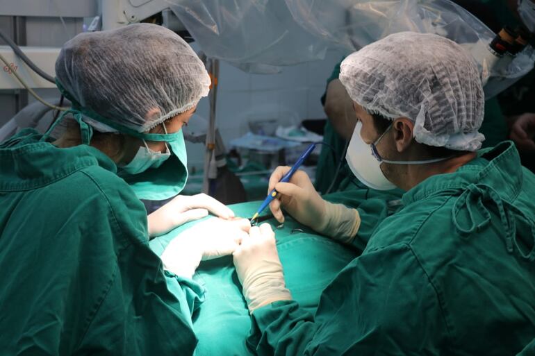 El Hospital de Clínicas es el único establecimiento de salud en Paraguay donde se realizan cirugías de implante coclear.