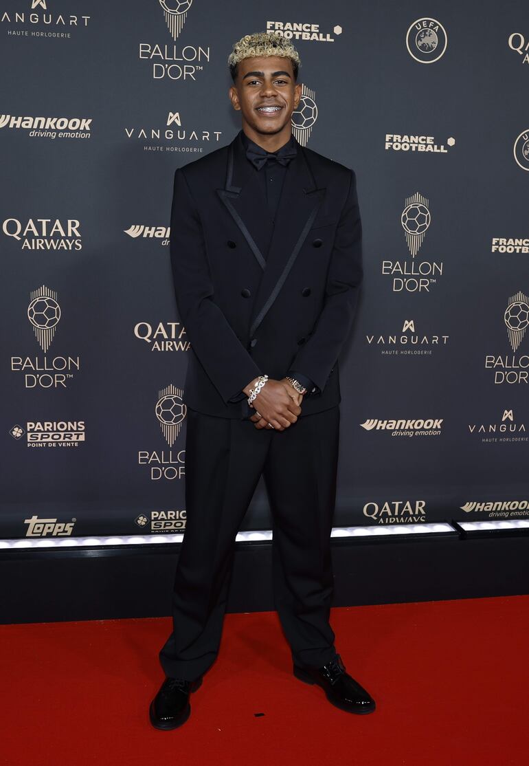 Lamine Yamal lució un traje de Dolce&Gabbana. (EFE/EPA/Mohammed Badra)
