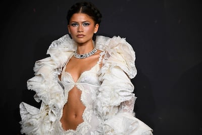 ¡Bella! La actriz estadounidense Zendaya posa durante una sesión fotográfica previa al estreno de la película 'The Odyssey' en el cine Grand Rex de París. (JULIEN DE ROSA / AFP)