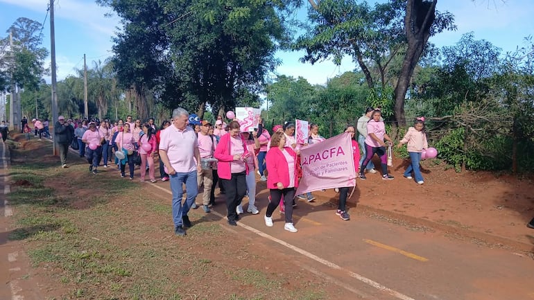 Octubre Rosa: pacientes claman por un tomógrafo y PET scan