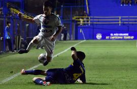 El salto del talentoso Poni, Juan Francisco Esteche (22 años) en su intento por superar la marca de Diego Daniel Melgarejo (28).