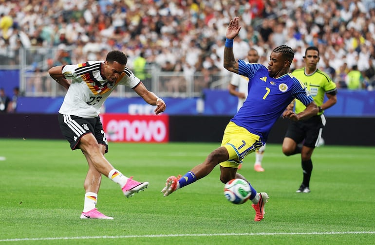 Remate y adentro. Felix Nmecha estableció el 1-0.