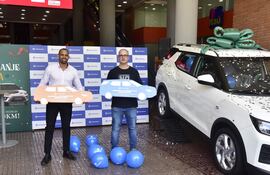 Los felices ganadores de la campaña “La ciudad de la magia” de Multiplaza.