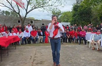 El vicepresidente de la República, Pedro Alliana, desplegó este fin de semana una intensa gira política por tres municipios de Ñeembucú administrados por el Partido Liberal Radical Auténtico (PLRA), con la intención de recuperar estos espacios para la Asociación Nacional Republicana (ANR) en las próximas elecciones municipales.