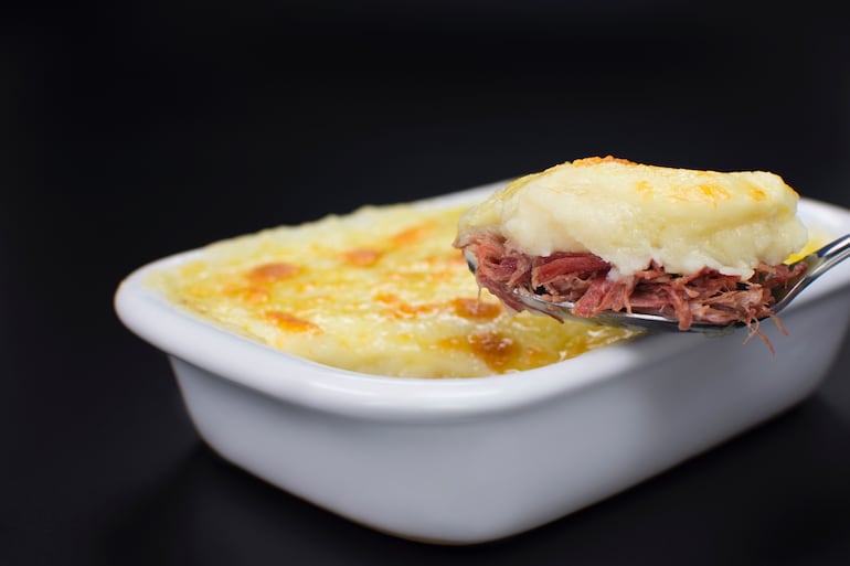 Escondidinho de carne seca.