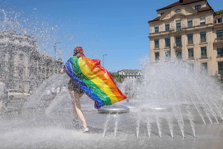 Múnich celebra un Día del Orgullo masivo con 230.000 personas pese a la ola de calor - Mundo