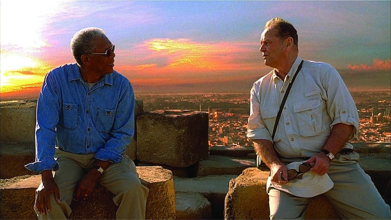 Morgan Freeman y Jack Nicholson conforman una inesperada dupla de amigos en esta comedia dramática conocida también como "Antes de partir".