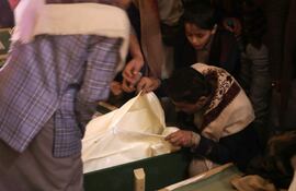 Las autoridades saudíes anunciaron este jueves la ejecución en la ciudad de La Meca de dos ciudadanos condenados por los delitos de “terrorismo” y “asesinato de un efectivo de seguridad”.