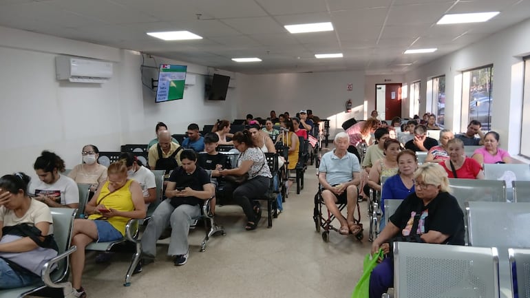 Las atenciones médicas de urgencias y agendadas fueron atendidas en la Facultad de Medicina de la UNA.