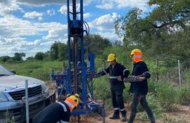 El holding está buscando en el Chaco litio disuelto en salmuera.