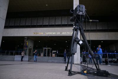 La oposición mayoritaria -agrupada en la Plataforma Unitaria Democrática (PUD)- señaló, a través de X, que los tres aliados de González Urrutia “asistieron al TSJ para defender la voluntad popular expresada el 28 de julio. (Photo by Juan BARRETO / AFP)
