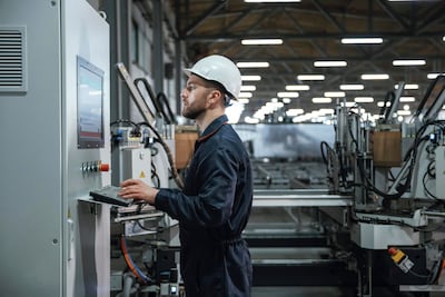 Según el INE, 29.771 industrias registradas generan empleo para 353.031 personas.