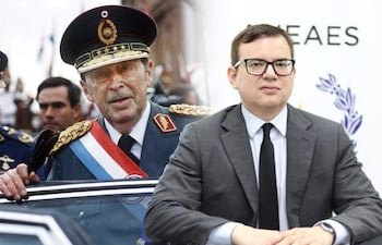 Stroessner con uniforme militar y gorra, a su lado José Duarte Penayo con traje formal y gafas, en entorno ambiguo.