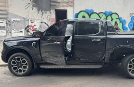 Así quedó la camioneta del abogado Enrique Wagener.