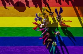 Esta vista aérea muestra a los participantes del 30.º Desfile del Orgullo LGBT en São Paulo, Brasil, el 7 de junio de 2026.