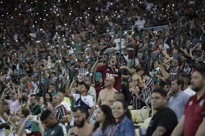 Hinchas de Fluminense celebran un gol en un partido de los octavos de final de la Copa Libertadores entre Fluminense y Argentinos Juniors en el estadio Maracaná?? en Río de Janeiro (Brasil).