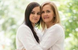 Madre e hija María Venialgo (54) y Melanie Andrea Duré Venialgo (35), perdieron la vida tras el accidente fatal.