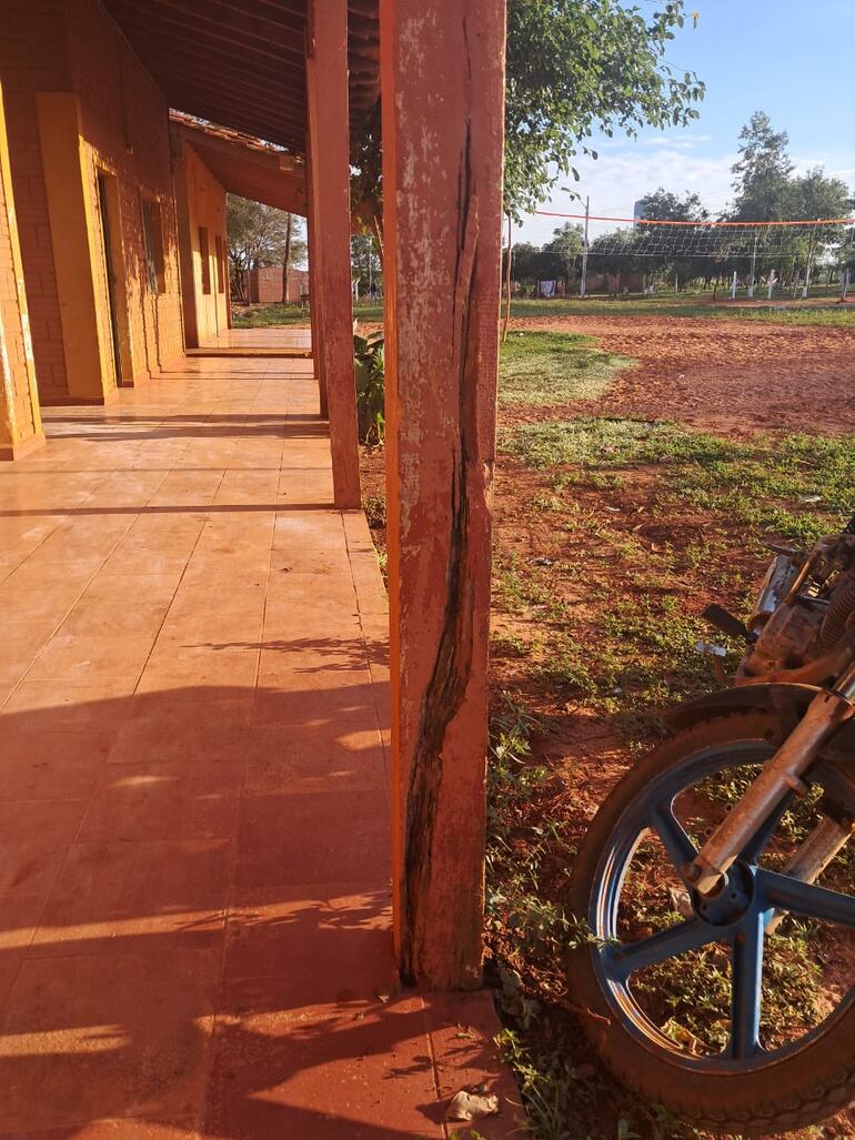 Pésimo estado de la escuela Río Verde, abandonada por el MEC.
