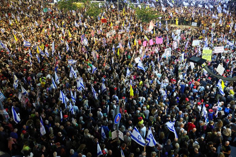 Manifestantes exigen la liberación de los rehenes que permanecen en Gaza, el pasado sábado en Tel Aviv.