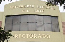 La Universidad Nacional del Este dispuso el cese de actividades por dos días.