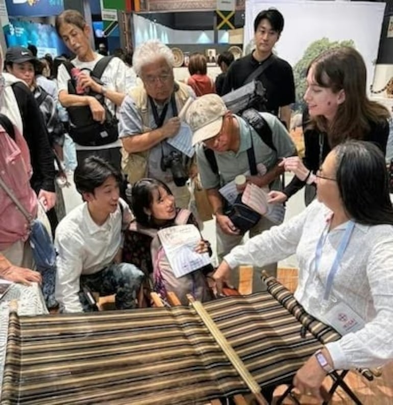 La artesana Rosa Segovia compartió su talento y la riqueza de la tradición paraguaya en Japón, mostrando al mundo el arte del Poncho Para’i.