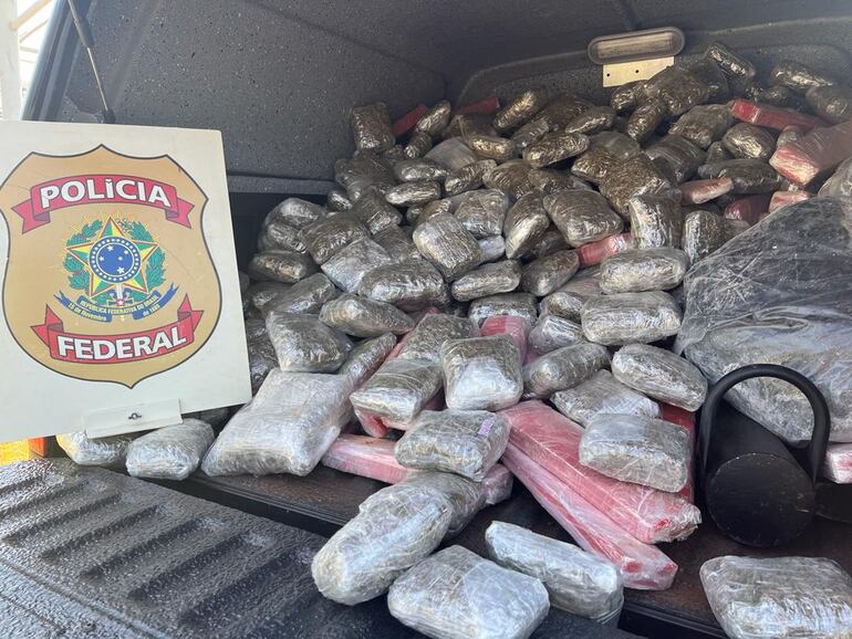 Durante el allanamiento se incautó 300 kilos de marihuana.