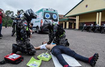 La desfibrilación temprana es la clave para la supervivencia en el 80 % de los casos de paro cardiorrespiratorio extrahospitalarios, que están originadas por fibrilación ventricular.