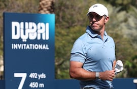 Rory McIlroy, con destacada actuación en el torneo Dubái Invitational del DP World Tour, en su primera jornada.