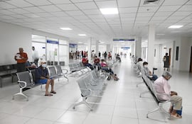 Foto del Hospital 12 de Junio, tomada hoy, alrededor de las 9:00.