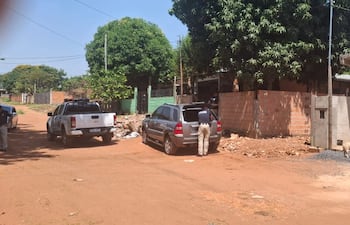 La Policía Nacional realizó un allanamiento en la casa donde se habría juntado el grupo que intentó asaltar a un contador en su casa en Fernando de la Mora.