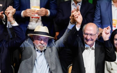 El Presidente de Brasil, Luiz Inacio Lula da Silva (L) y el Vicepresidente Geraldo Alckmin.